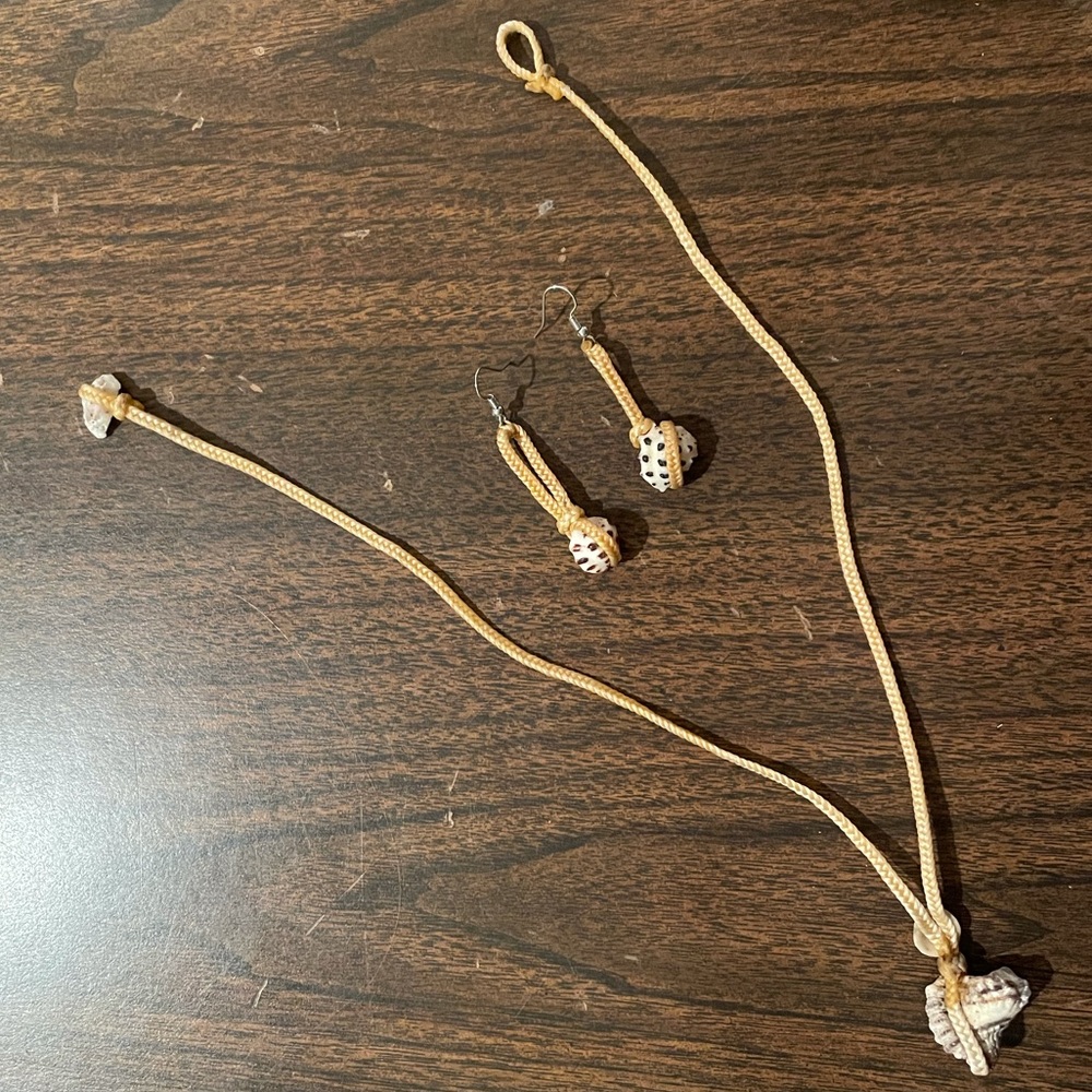 Hawaiian shell necklace and earring set
